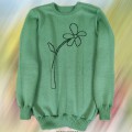 Тату-свитер - Цветок на зелёном фоне
